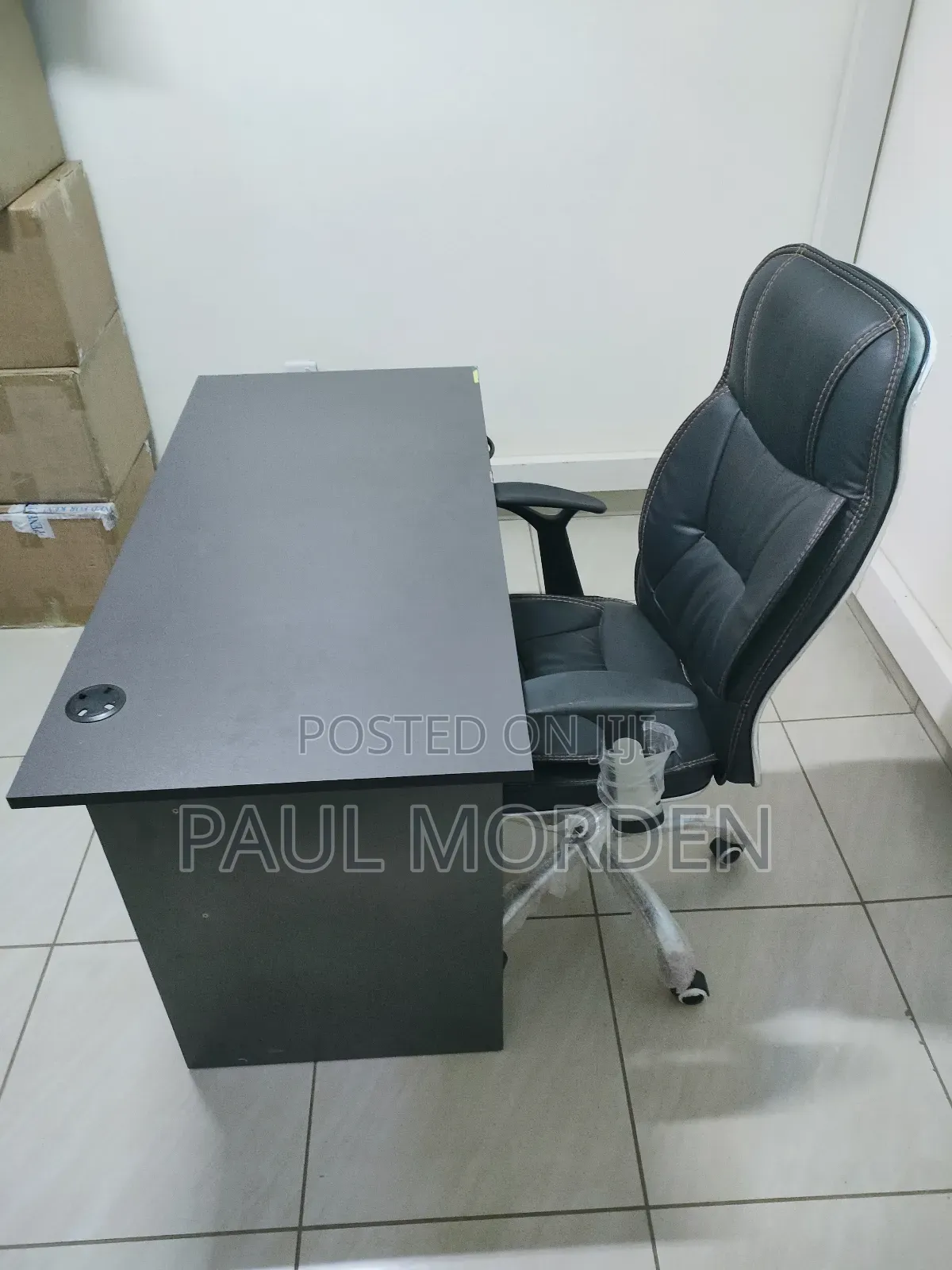 Executive Office Setup:Desk+Padded Swivel Chair (New)