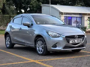 Mazda Demio 2016 Silver