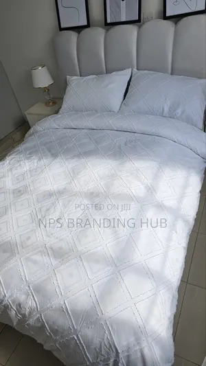 4pc Luxury Tufted Duvet Covers Size: *6*6/6*7* Sk