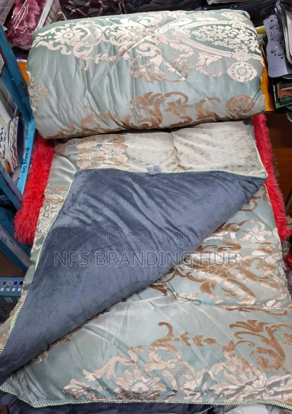 6pc Heavy Silk Warm Duvets Size: 6*6/6*7 Sk