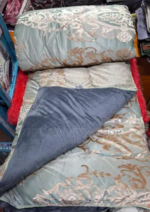 6pc Heavy Silk Warm Duvets Size: 6*6/6*7 Sk