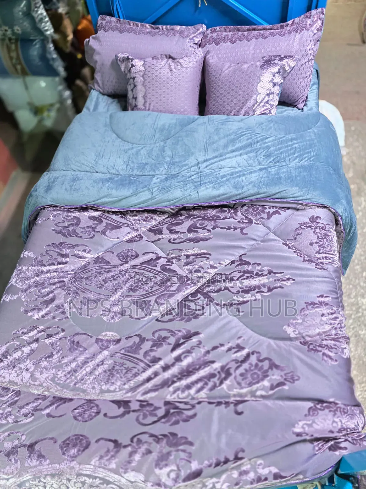 6pc Heavy Silk Warm Duvets Size: 6*6/6*7 Sk