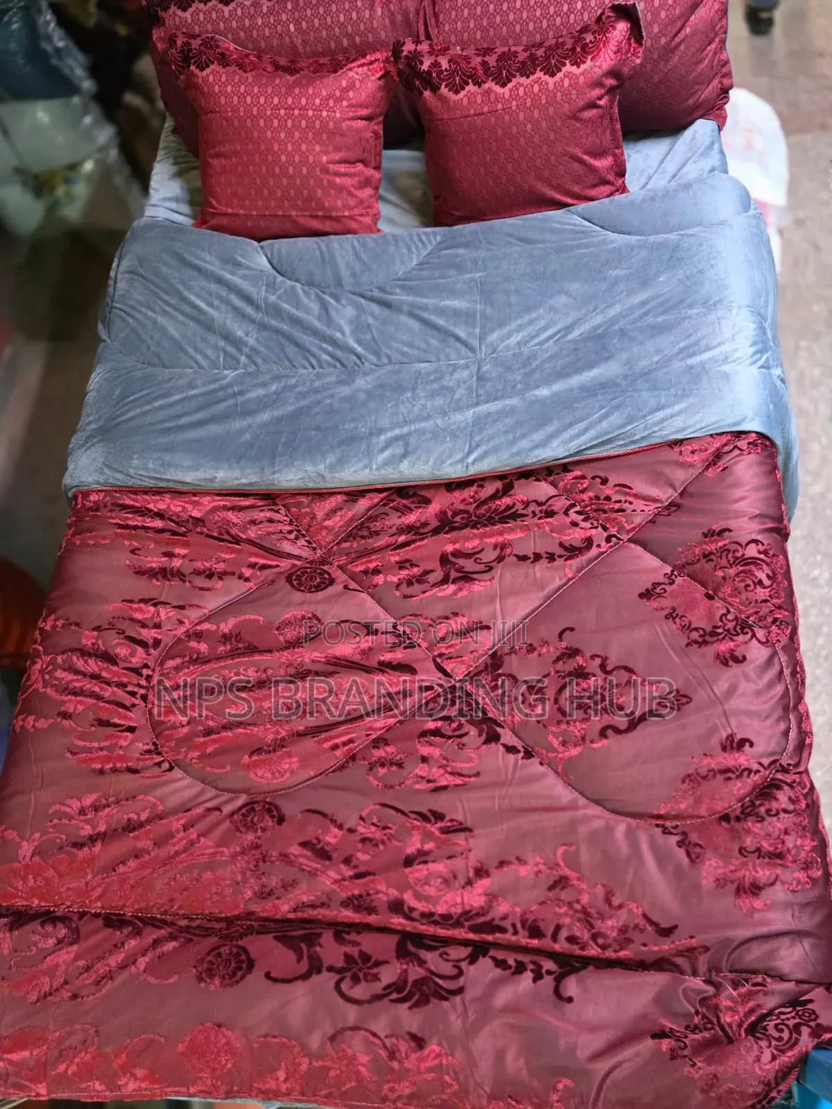 6pc Heavy Silk Warm Duvets Size: 6*6/6*7 Sk