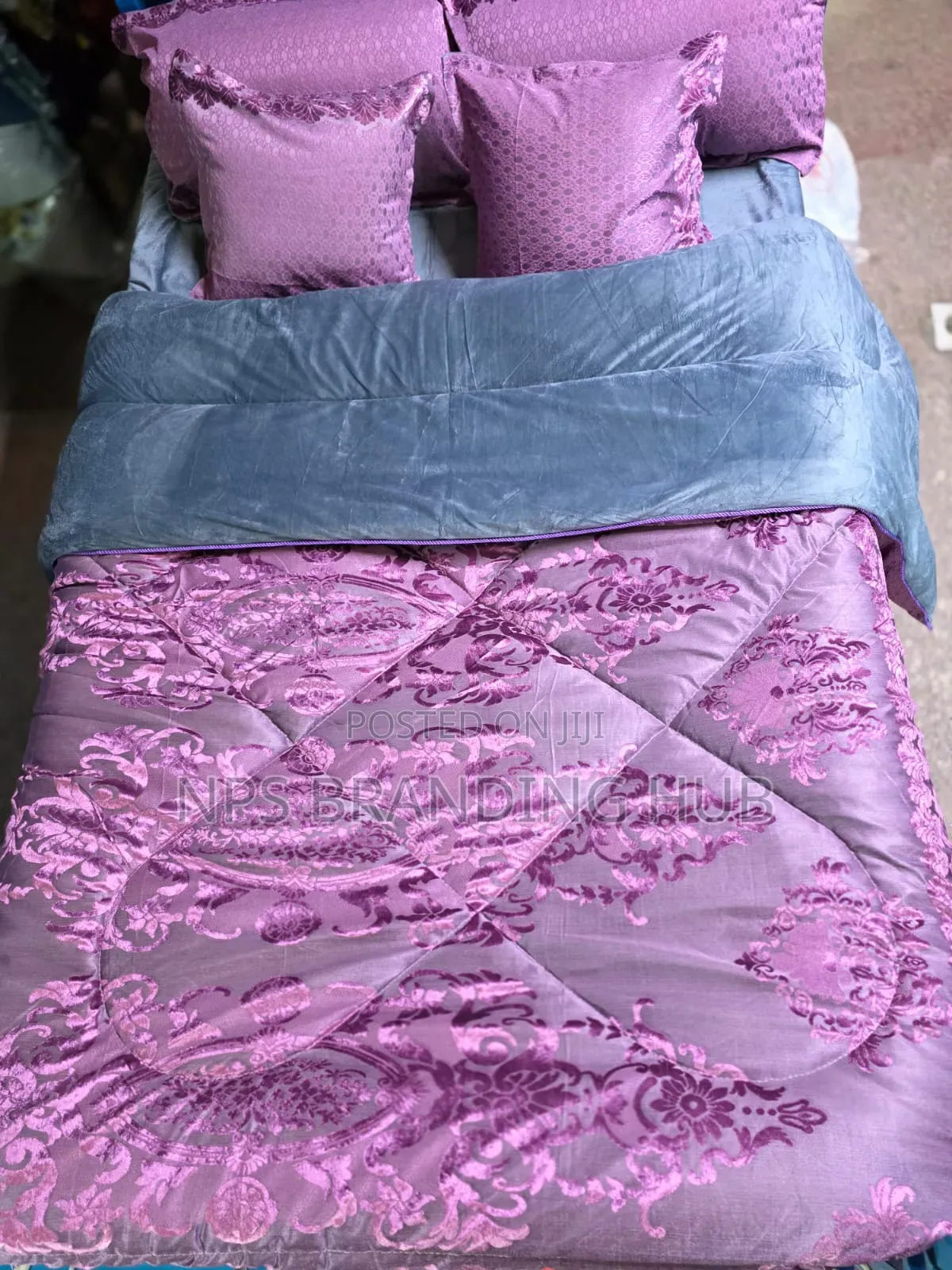 6pc Heavy Silk Warm Duvets Size: 6*6/6*7 Sk