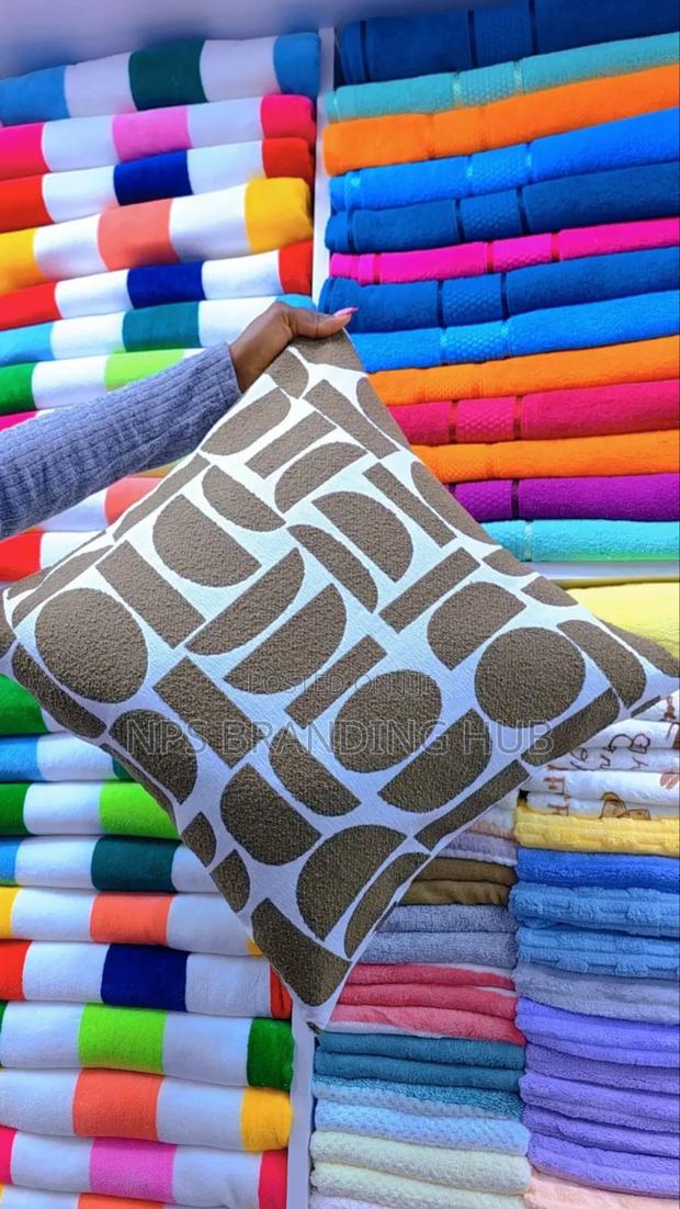 Crescent Cushion Covers*
Size: *45*45cms - thumbnail 4