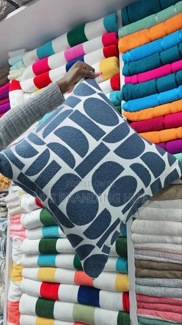 Crescent Cushion Covers*
Size: *45*45cms - thumbnail 5