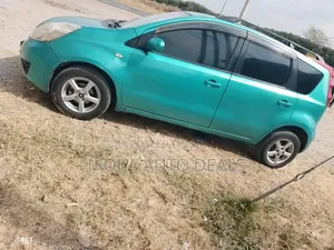 Nissan Note 2010 Green