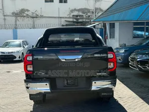 Toyota Hilux 2.4 Diesel 2020 Black