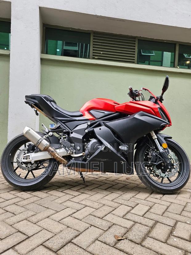 Taro GP1 400R 2023 Red - main view