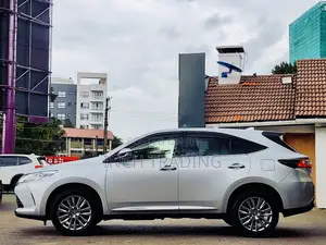 Toyota Harrier 2.0 2019 Silver