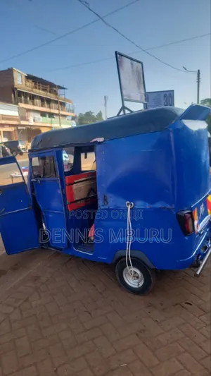 Piaggio 2022 Blue
