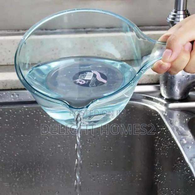 1pc Transparent Long Handle Water Scoop_cu - thumbnail 2
