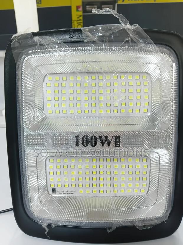 100w Solar Floodlight - main view