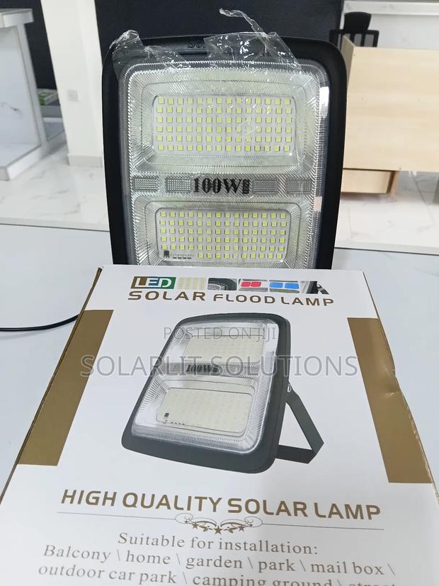 100w Solar Floodlight - thumbnail 2