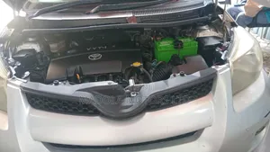 Toyota IST 2012 Silver