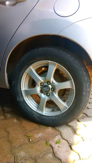 Toyota IST 2012 Silver