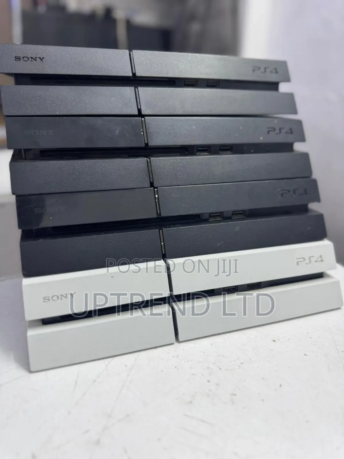 Ex Japan Black and White Ps4 Standard 500gb ( Ps4 Standard )