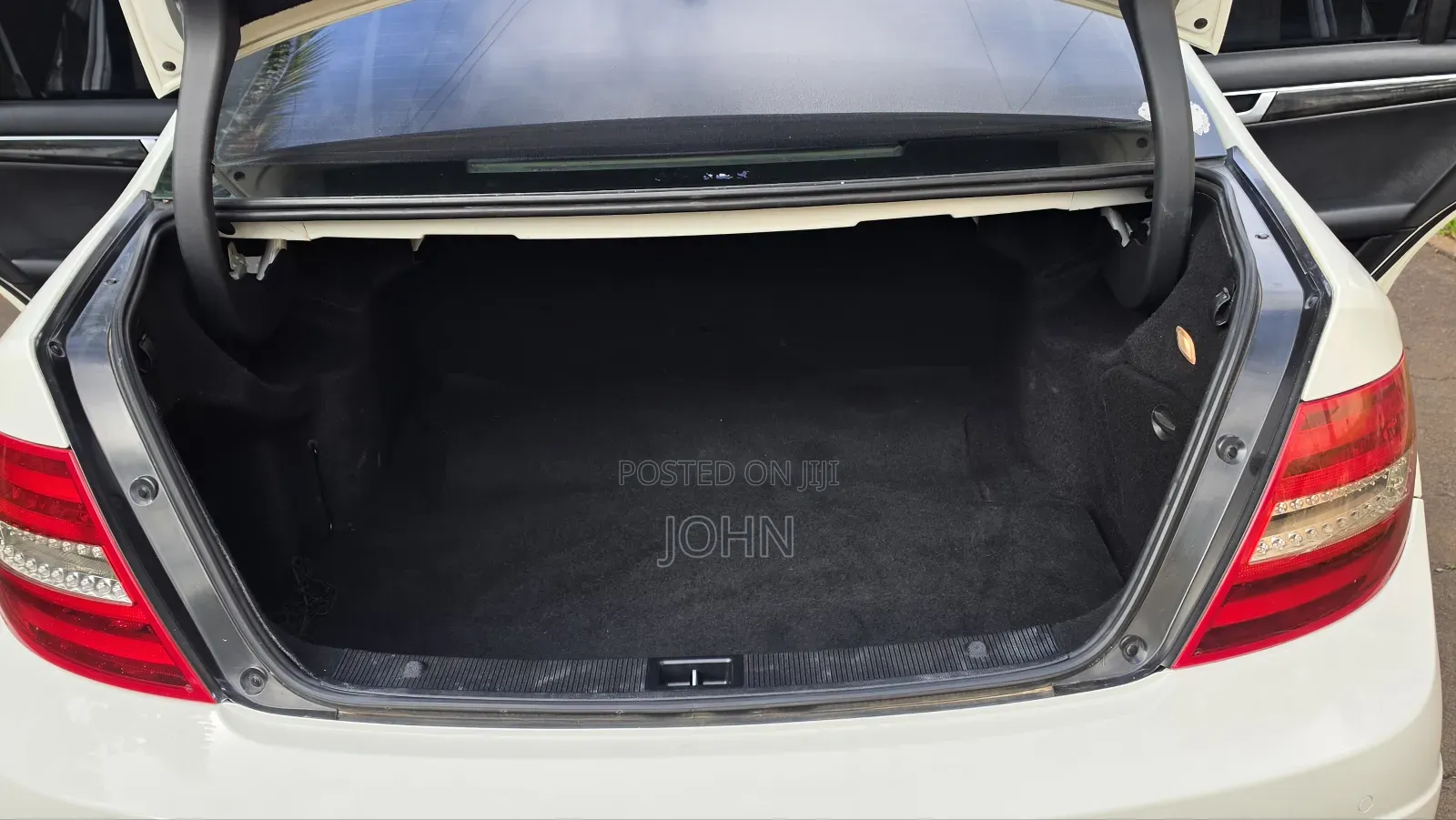 Mercedes-Benz C200 2012 White
