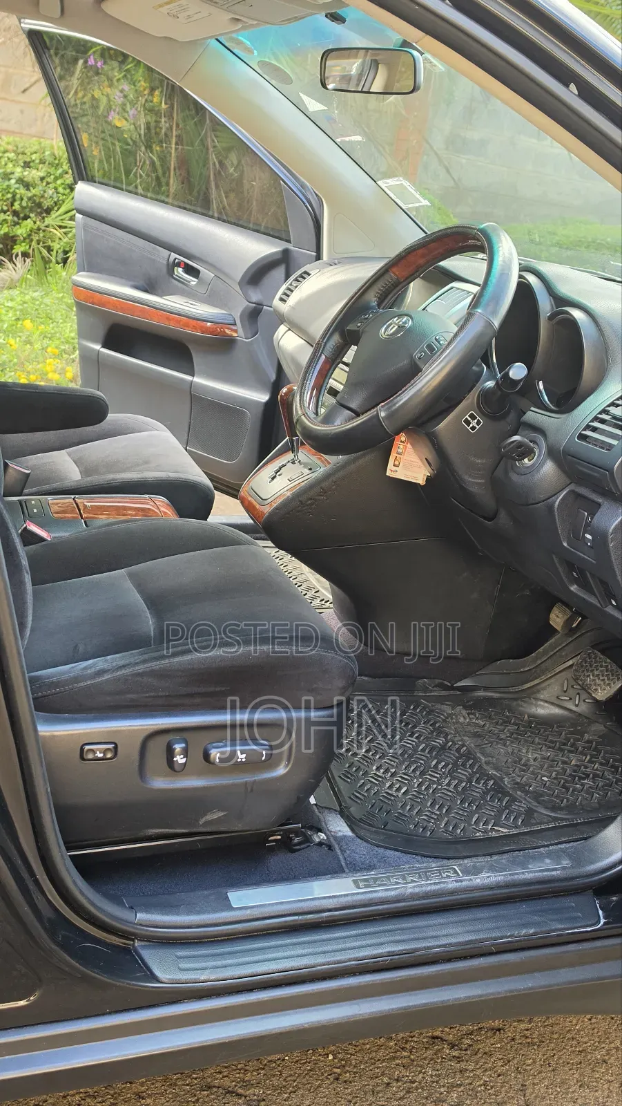 Toyota Harrier 2.4 2012 Black