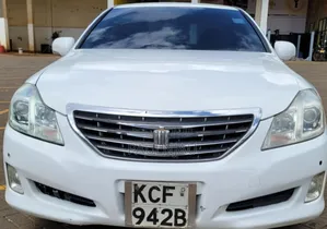 Toyota Crown 2009 White