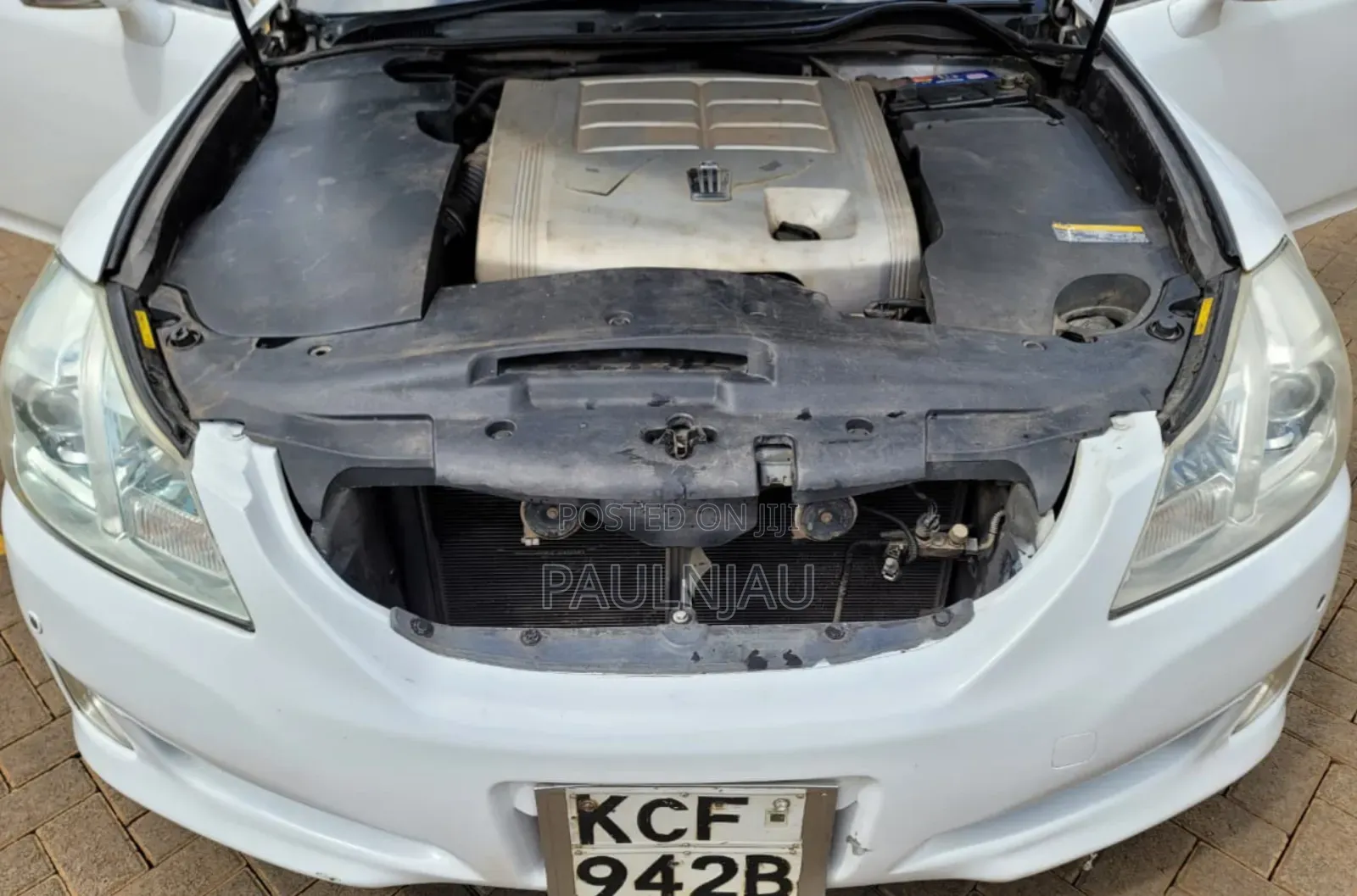 Toyota Crown 2009 White