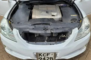 Toyota Crown 2009 White
