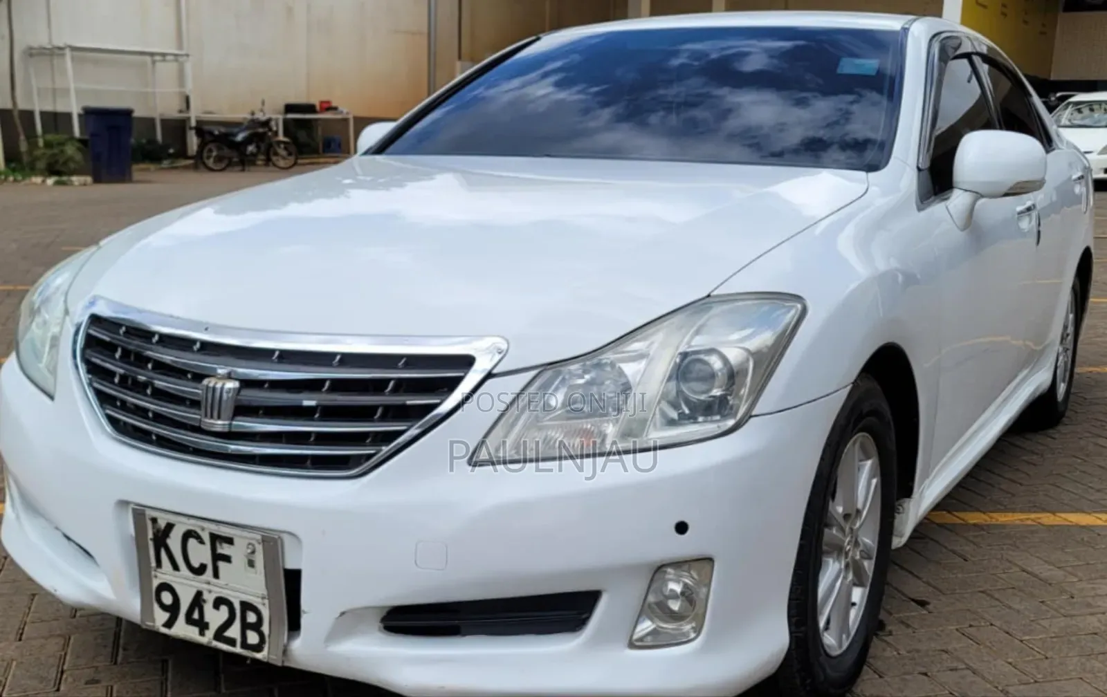 Toyota Crown 2009 White