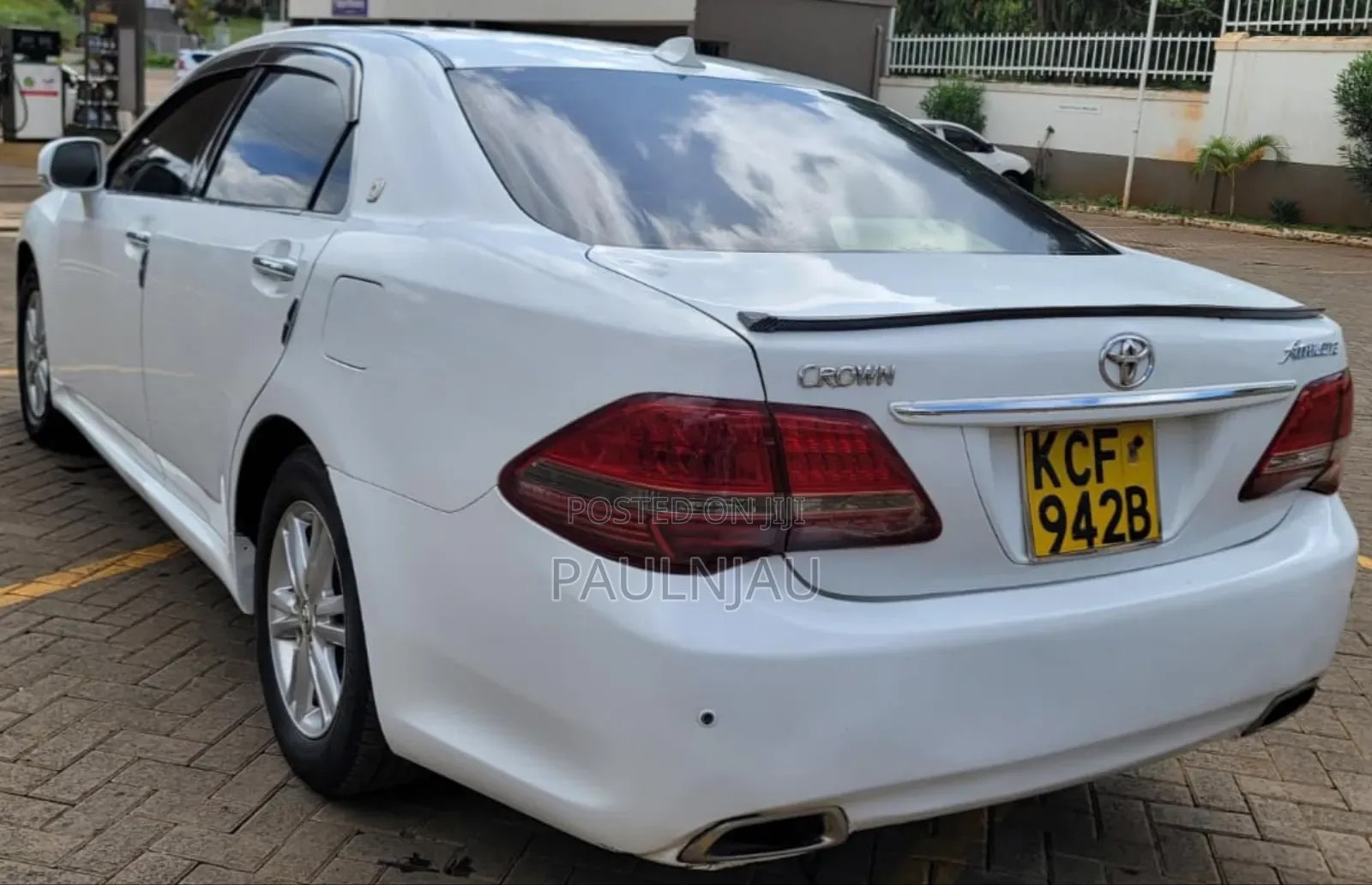 Toyota Crown 2009 White
