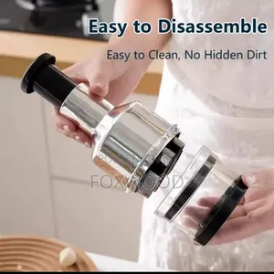 Multifunctional Manual Food Chopper.