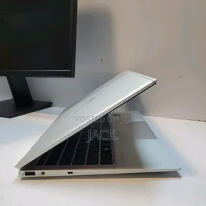 Laptop HP EliteBook 1040 G8 16GB Intel Core i7 SSD 256GB