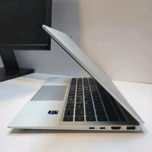Laptop HP EliteBook 1040 G8 16GB Intel Core i7 SSD 256GB