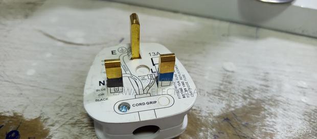 13a Top Plugs - main view