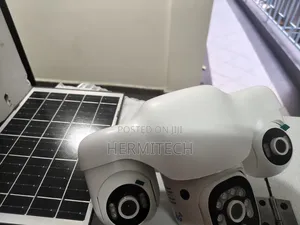 Outdoor Waterproof and Dustproof Solar Powered PTZ CCTV 3lens White 4g