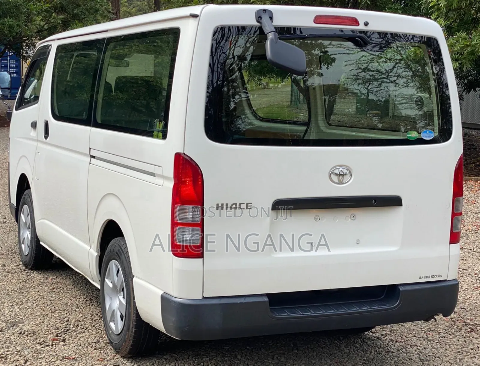 Toyota HiAce 2019 Red