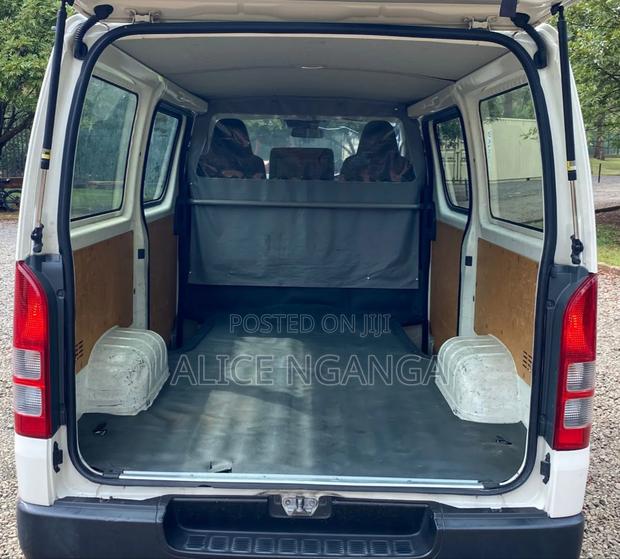Toyota HiAce 2019 Red - thumbnail 6