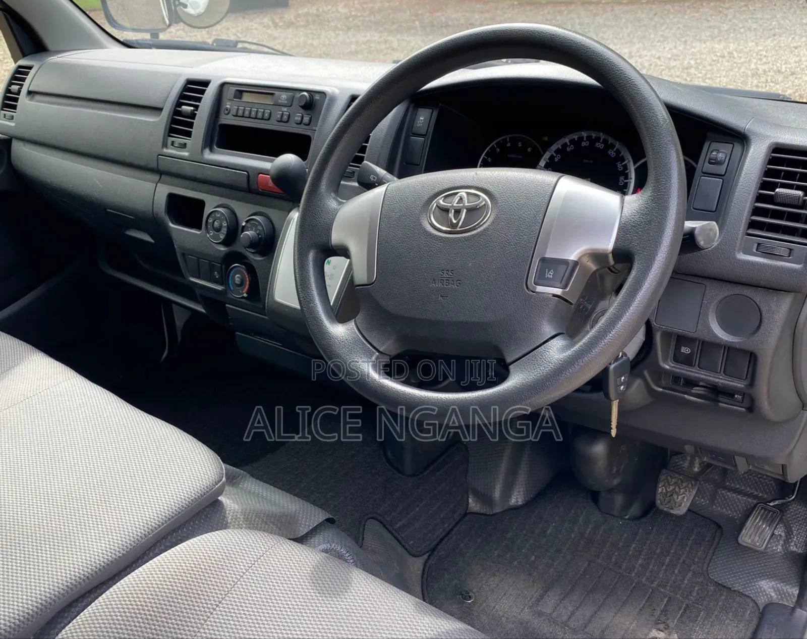 Toyota HiAce 2019 Red