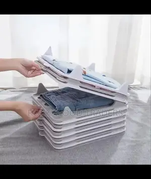 T Shirt Folder