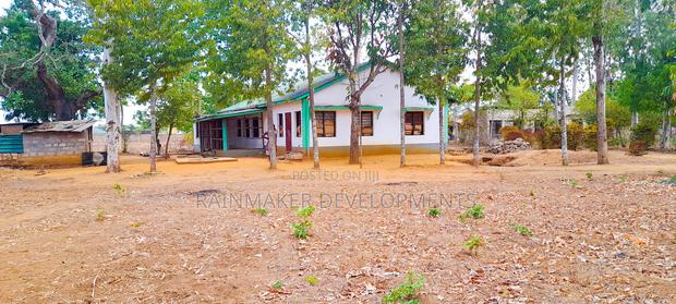 4.3 Acres Highway Frontage Plot For Sale – Mavueni - thumbnail 3