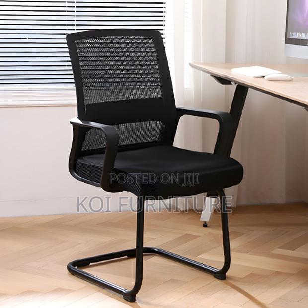 Office Chair : Mid-Back Mesh Visitors Office Seat - main view