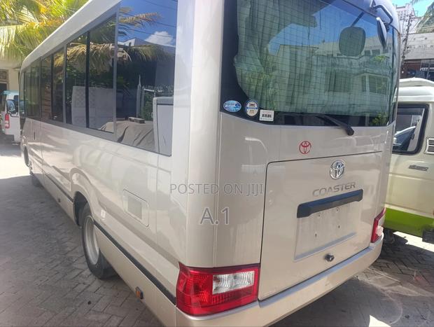 Toyota Coaster 2019 Gold - thumbnail 9