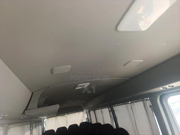 Toyota Coaster 2019 Gold - thumbnail 5