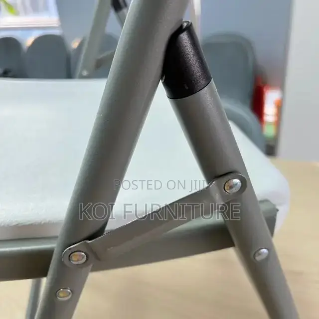 Chair : Generic Portable Folding Plastic Chair