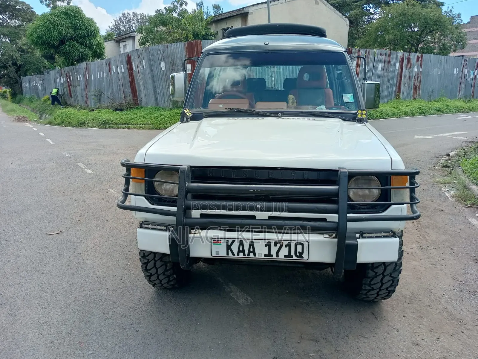 Mitsubishi Pajero 1990 White