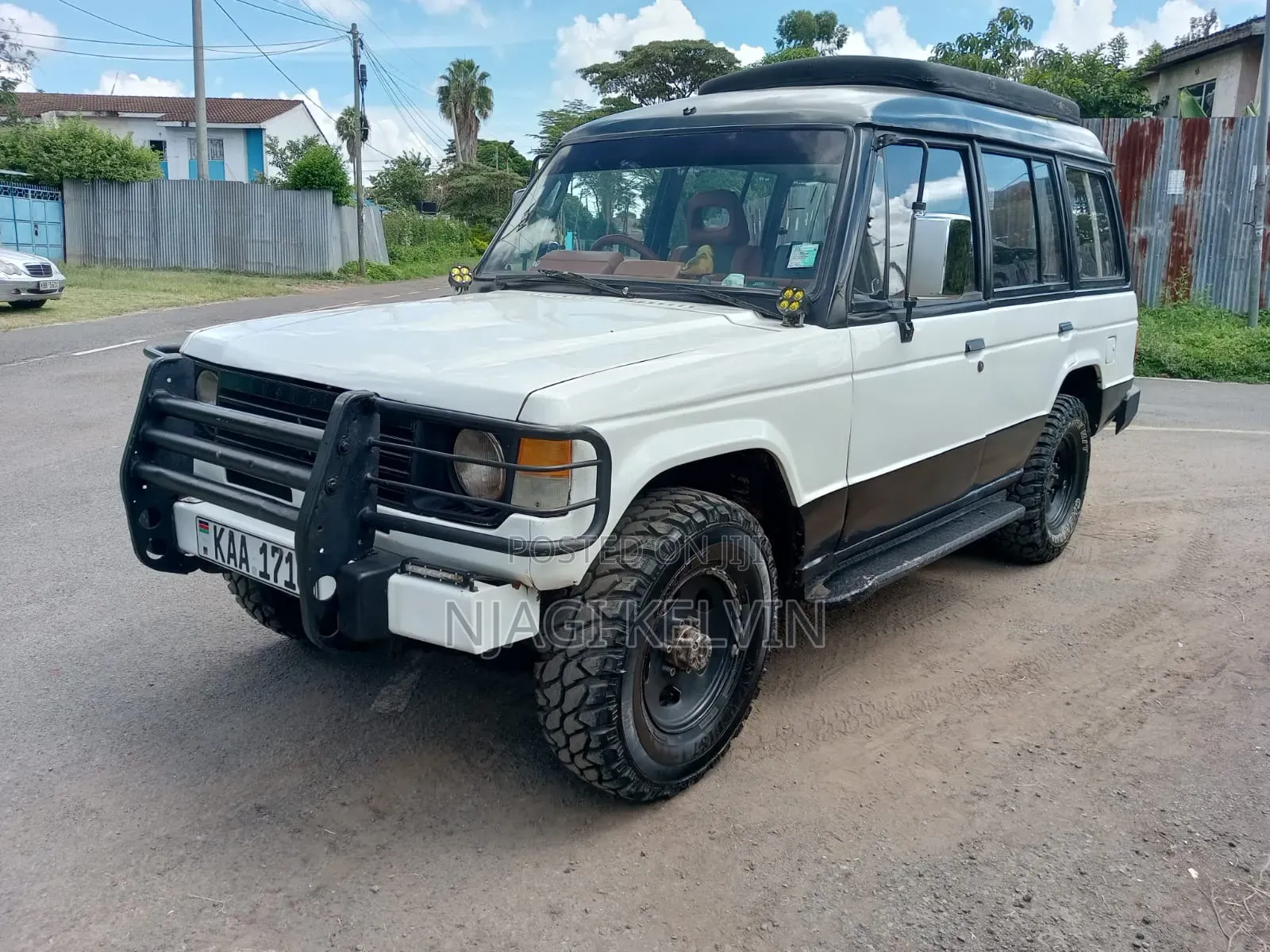 Mitsubishi Pajero 1990 White