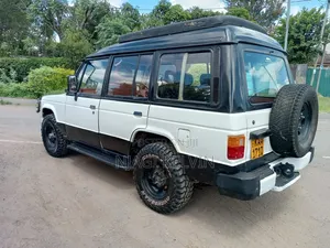 Mitsubishi Pajero 1990 White