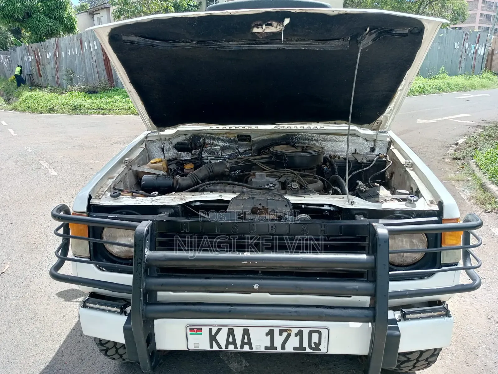 Mitsubishi Pajero 1990 White