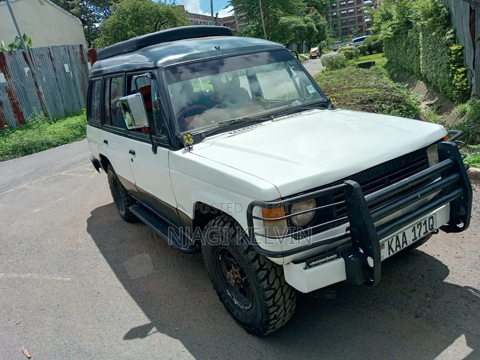 Mitsubishi Pajero 1990 White