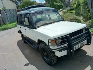 Mitsubishi Pajero 1990 White