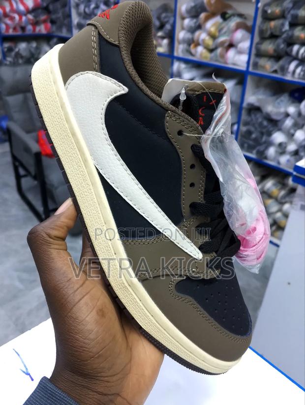 Jordan 1 Low Cut Sb Dunks Mocha