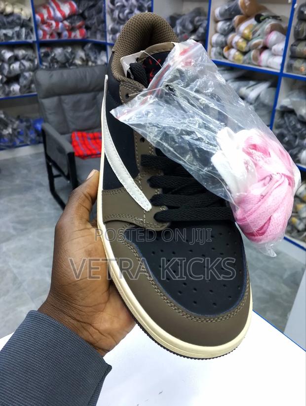 Jordan 1 Low Cut Sb Dunks Mocha - thumbnail 2